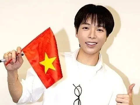 Ca sĩ Đức Phúc gây 'sốt' vì muốn tặng xe mới cho 1 người đàn ông cao tuổi