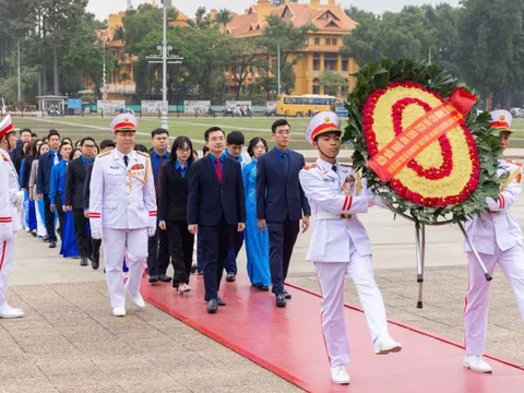 Tuổi trẻ Mặt trận Tổ quốc, các đoàn thể Trung ương báo công dâng Bác