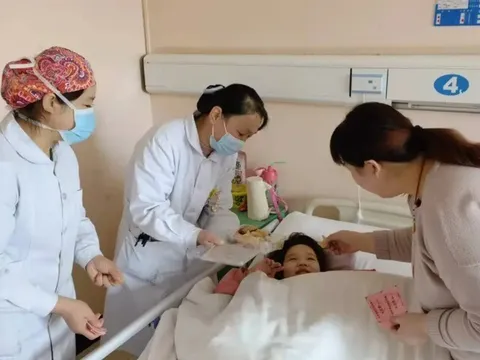 Bé gái 14 tuổi ung thư giai đoạn cuối: Cảnh báo 5 món ăn sáng nguy hiểm mẹ đừng bao giờ cho con ăn