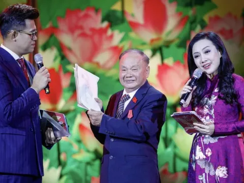 Giám đốc xin nghỉ hưu sớm để… khởi nghiệp vì nông dân