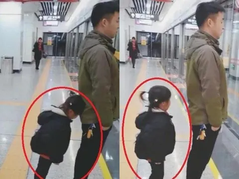 Cõi mạng rầm rộ bức ảnh chụp bố và con gái ở ga tàu, hành động của đứa trẻ khiến ông bố được khen hết lời
