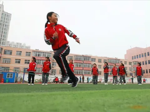 Giáo viên Trung Quốc bị đình chỉ vì mong học sinh bị cúm