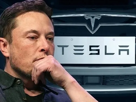 Elon Musk vừa tự 'bắn vào chân' Tesla