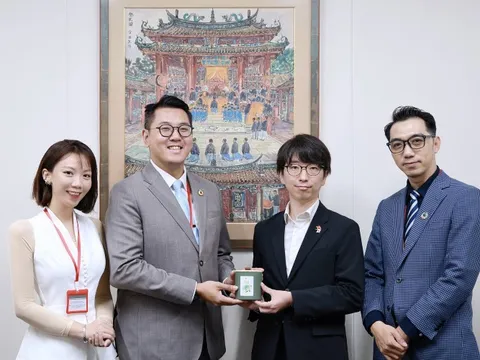 Luk Vân mang "Công Nữ Ngọc Hoa" đi Đà Nẵng