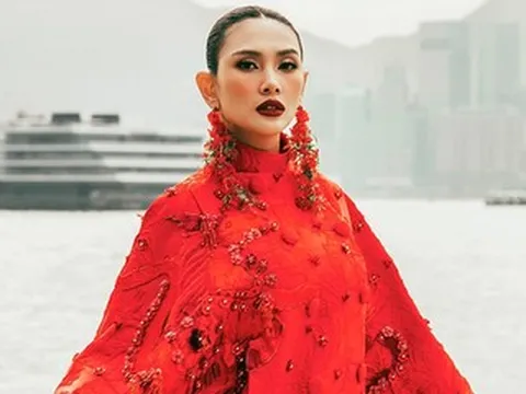 Màn tái xuất ấn tượng của siêu mẫu Võ Hoàng Yến