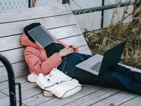 Vì sao chúng ta dễ thấy chán nản, mất động lực trong năm mới?