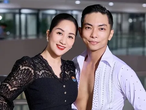 Phút ngẫu hứng của vợ chồng Khánh Thi - Phan Hiển gây "sốt" mạng xã hội