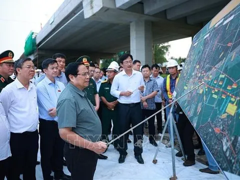 Thủ tướng yêu cầu "thần tốc, táo bạo hơn nữa" đẩy nhanh tiến độ các dự án chào mừng Đại hội XIV
