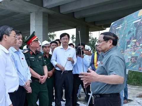Thủ tướng yêu cầu đẩy nhanh tiến độ các dự án đầu tư xây dựng chào mừng Đại hội Đảng