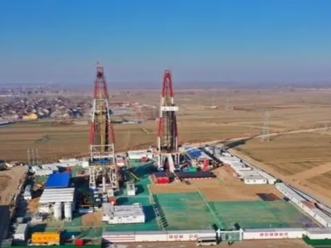 Dùng thiết bị tự động khoan 6.000m xuống lòng đất, phát hiện 140 triệu tấn dầu đá phiến ngay tại láng giềng Việt Nam