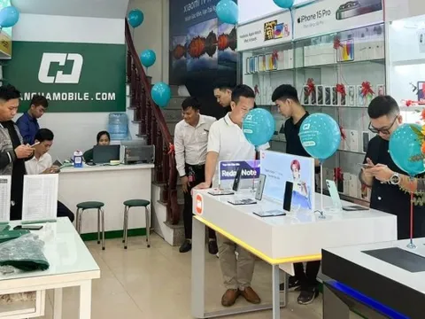 Hàng công nghệ thắng lớn khi “lên sàn”