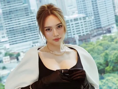 Cuộc sống sang chảnh của "Gái già lắm chiêu" trong căn biệt thự 2 mặt tiền bề thế