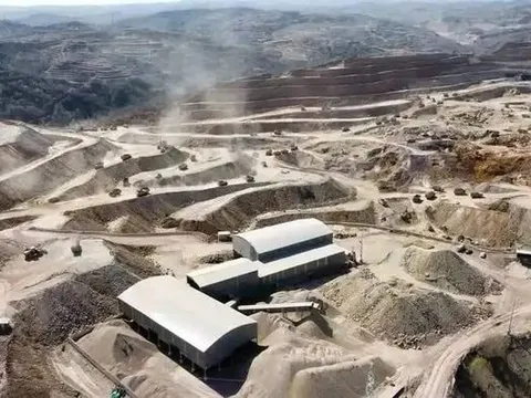 Phát hiện mỏ quặng bô xít trữ lượng 183 triệu tấn tại láng giềng Việt Nam