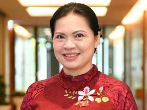 Giới thiệu bà Hà Thị Nga giữ chức Phó chủ tịch - Tổng thư ký Ủy ban Trung ương MTTQ Việt Nam