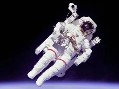 Não của phi hành gia thay đổi hình dạng khi vào không gian