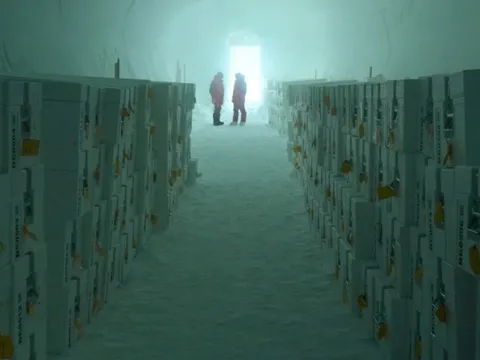 Có gì trong hầm băng âm 52 độ C ở Nam Cực?