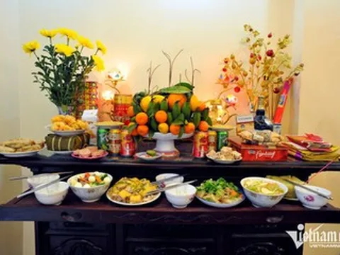 Văn khấn mùng 1 tháng 12 âm lịch năm Ất Tỵ 2025 theo truyền thống