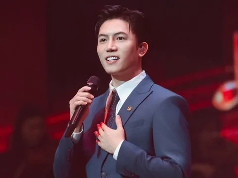 Nam ca sĩ đắt show bậc nhất showbiz và chuyện xúc động đằng sau ca khúc "Thưa Đảng"