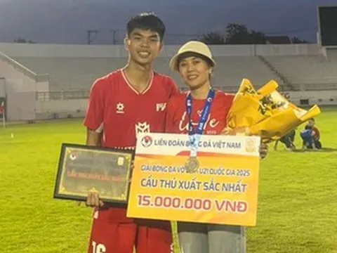 Người mẹ từ Nam ra Bắc rửa bát, bưng bê nuôi giấc mơ cầu thủ của Lê Phát