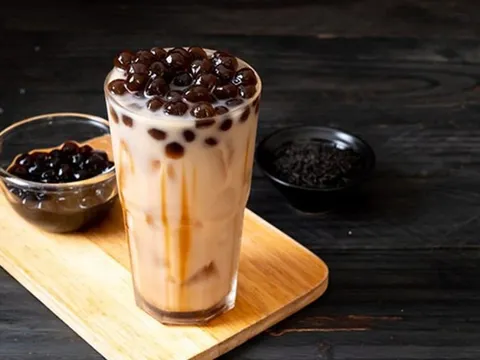 4 mẹ con nhập viện nghi do uống trà sữa pha thứ "cực độc"