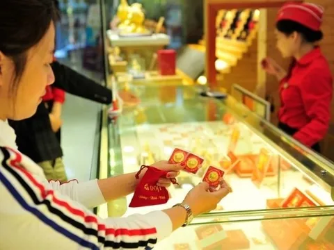 Công an phát cảnh báo đến người dân mua, bán vàng