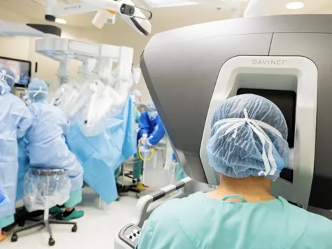 Phẫu thuật ung thư phổi bằng robot: Người bệnh 72 tuổi hồi phục chỉ sau vài ngày