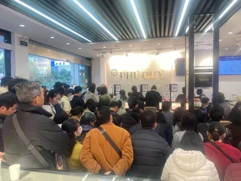 Chê bạc 30 triệu đồng/kg để xếp hàng mua vàng - nay giá vượt 100 triệu, tôi quay lại trong tiếc nuối