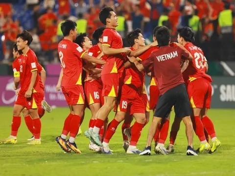 Bản lĩnh của U23 Việt Nam khiến CĐV châu Á "ngả mũ"