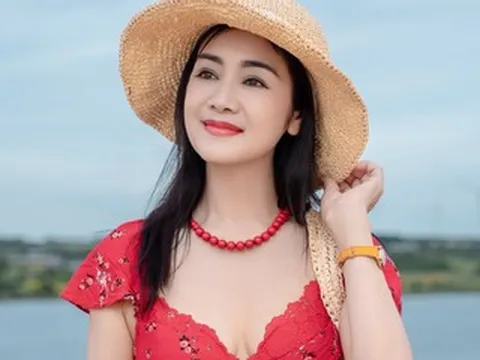 NSND Thu Hà thông báo sắp về hưu, tiết lộ bí quyết trẻ đẹp tuổi U60