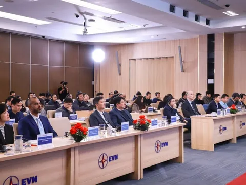 EVN và Hitachi Energy trao đổi giải pháp công nghệ cho hệ thống điện