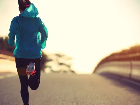 Tập thể dục như thế nào để về già không bị cao huyết áp?