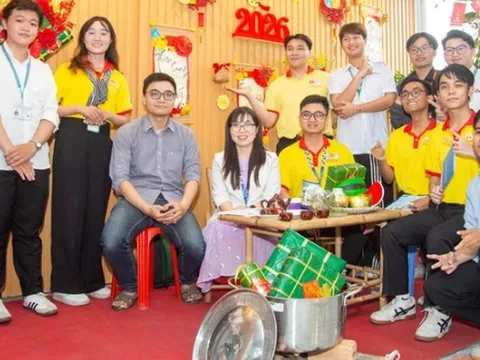 Hàng nghìn sinh viên được lì xì, tặng vé xe về quê dịp Tết