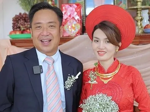 Diễn viên Đình Hiếu 'Cổng mặt trời' tuổi 46 viên mãn bên vợ trẻ kém 8 tuổi