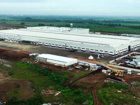 Vừa hoàn tất nhà máy ô tô 1 tỷ USD, VinFast tham gia dự án cao tốc tại quốc gia 287 triệu dân