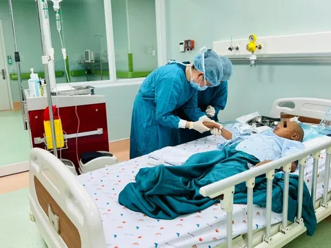 Lần đầu tiên, bác sĩ Bệnh viện Nhi Đồng 1 chữa được bệnh này