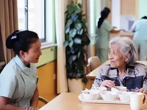 Không sống chung với con, không thuê giúp việc, sau 7 năm tôi mới thấy: Ở viện dưỡng lão là sung sướng nhất!