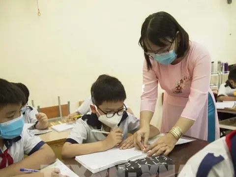 Vì sao hàng nghìn giáo viên chưa nhận được lương tháng 1?