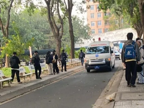 Nam sinh tử vong trong khuôn viên trường đại học sau tiếng động lớn