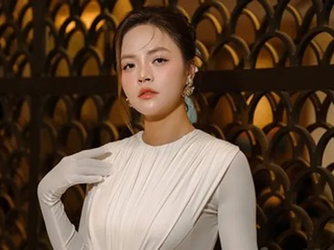 Diễn viên Thu Quỳnh đẹp như một 'nữ hoàng', Việt Hương và chồng trẻ tình tứ