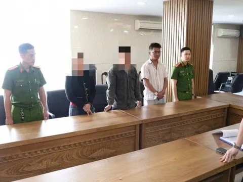 Cảnh sát đồng loạt khám xét trụ sở công ty, kho hàng, bắt ông chủ Lê Thái Bình