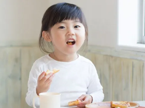 Xu hướng tạo ngọt an toàn cho trẻ: Hội mẹ Gen Z đang chọn gì?