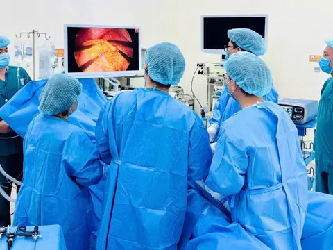 Cắt toàn bộ dạ dày cứu sống người bệnh ung thư nguy kịch