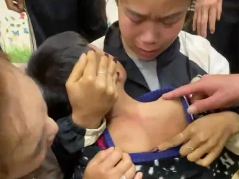 Học sinh lớp 1 bị khóa trong lớp nhiều giờ sau khi tan học