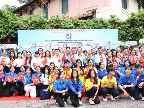 Từ đường cờ Tổ quốc đến đường hoa: Phường Xuân Hòa "thay áo" đón Xuân