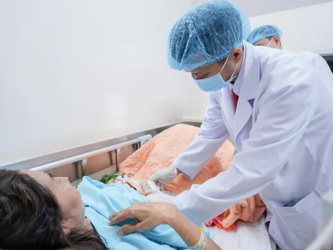 Tưởng đau dạ dày, ngờ đâu khối u to bằng quả trứng ở vị trí hiểm