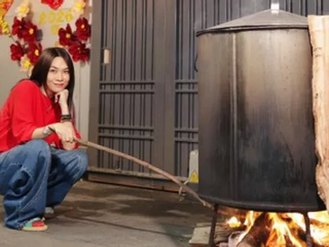 Mỹ Tâm cực xinh bên nồi bánh Tét, NSND Trịnh Kim Chi trong biệt thự triệu đô