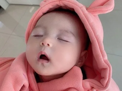 Đặt tên con theo phong thủy: Cách gửi gắm may mắn và phúc khí cho con ngay từ đầu đời