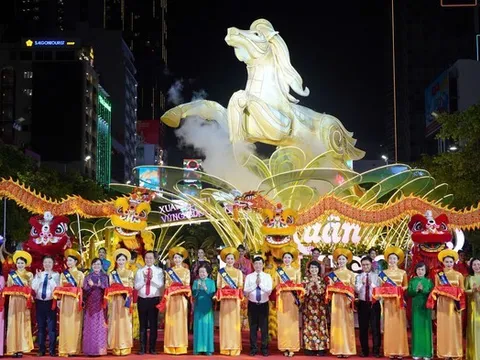 Thông điệp từ Đường hoa Nguyễn Huệ Tết Bính Ngọ 2026