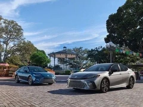 Tổng thống Mỹ vừa phàn nàn, Nhật Bản lập tức xem xét nhập khẩu xe Toyota từ Mỹ về để bán