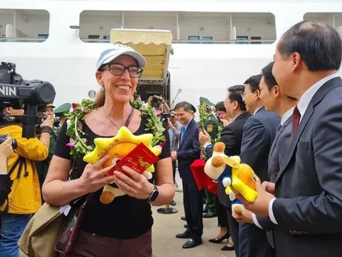 Loạt du thuyền cập bến Quảng Ninh dịp Tết Bính Ngọ 2026